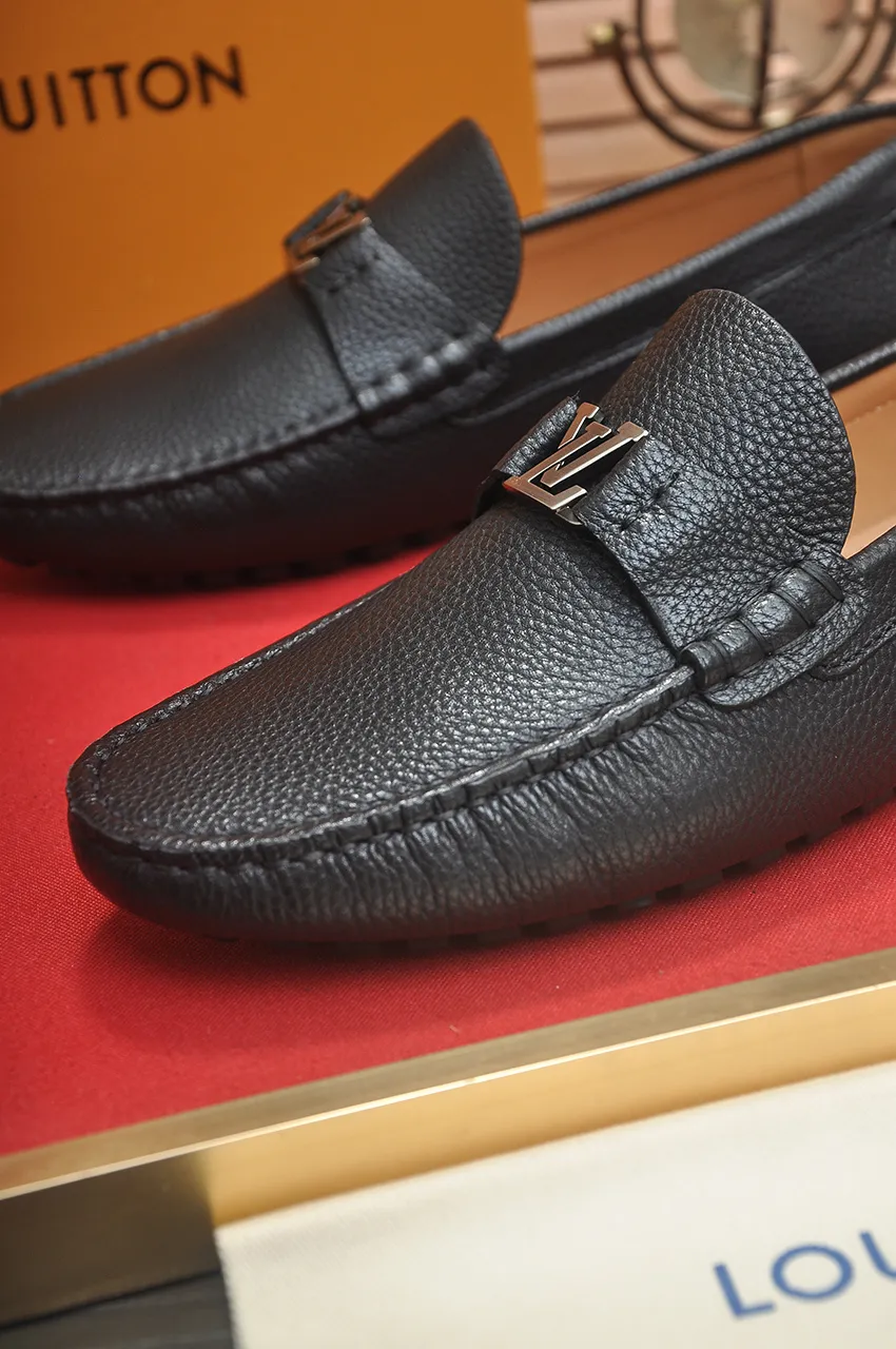 Men's men's shoes 💰420💶 [LV Doudou shoes] (water-dyed cowhide lining) new model is on the market, available on the official website. The new Doudou shoes are processed into single-color materials, and the uppers are made of imported horsehide leather. The body of the shoe is fully hemmed with mark thread, and is lined with imported original cowhide leather. The elegant shoe shape is super suitable for all-matching, and the size is 38-44.